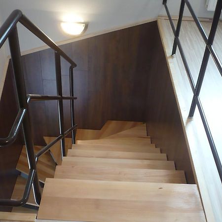 Eszter Apartmanhaz ไฮจ์ดุสโซบอสโล ภายนอก รูปภาพ